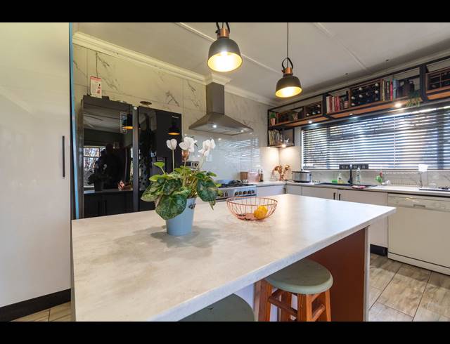 4 BEDROOM HOUSE FOR SALE IN THREE RIVERS